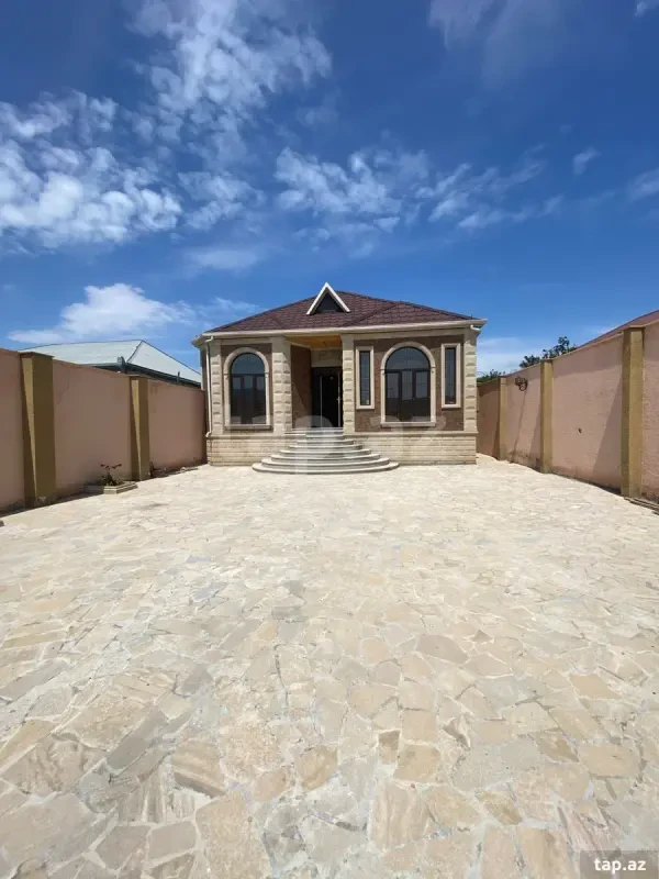 Satılır 3 otaqlı həyət evi 122 m²