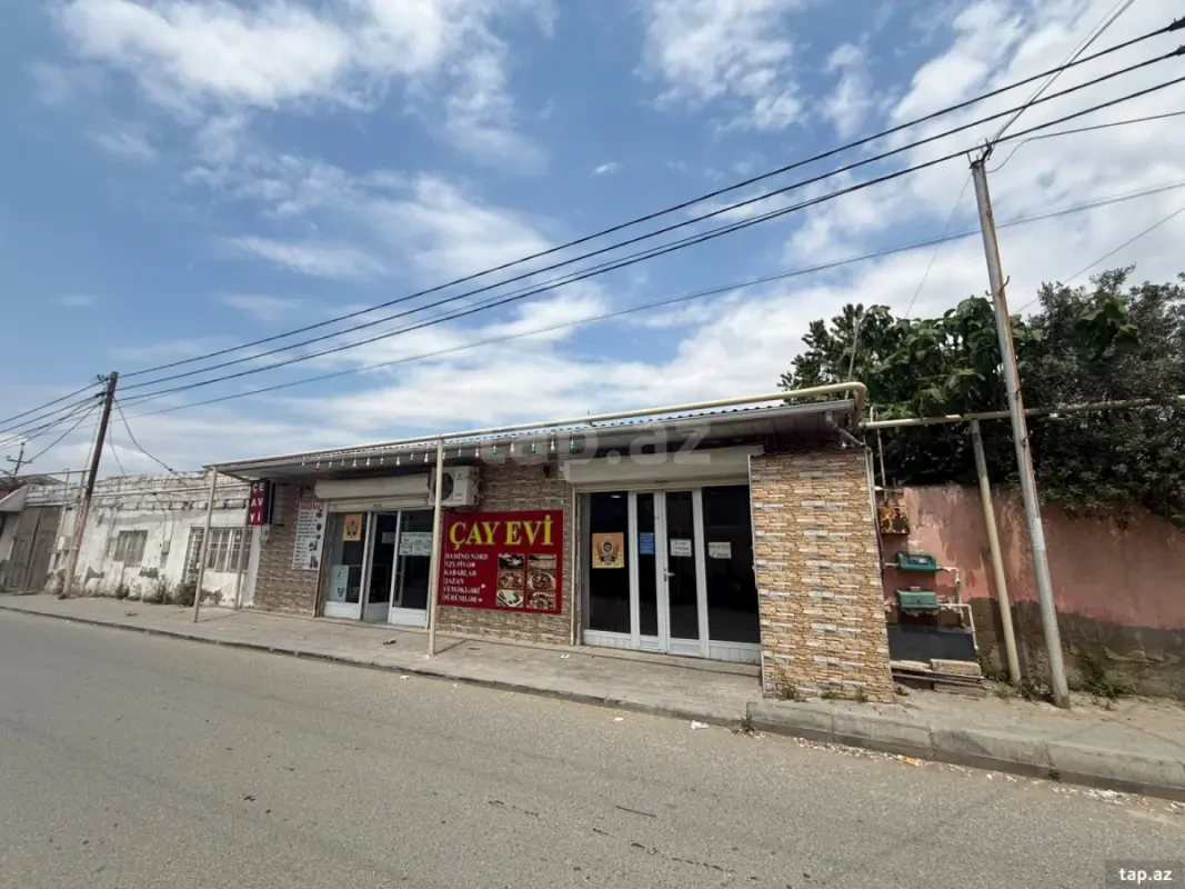 Satılır 10 otaqlı həyət evi 1000 m²