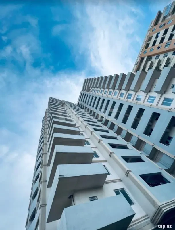 Satılır 3 otaqlı yeni tikili 120 m²