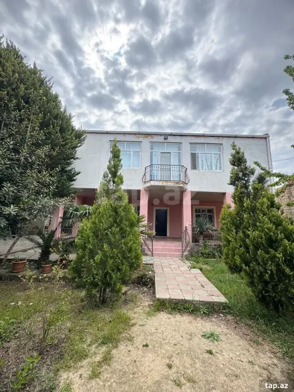 Satılır 6 otaqlı həyət evi 200 m²