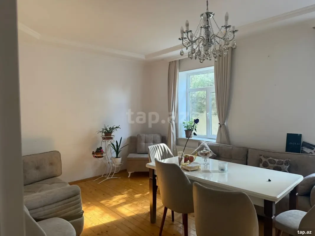 Satılır 5 otaqlı həyət evi 132 m²