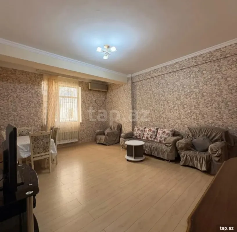 Kirayə verilir 3 otaqlı yeni tikili 200 m²