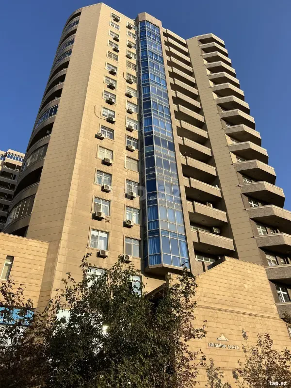 Satılır 3 otaqlı yeni tikili 150 m²