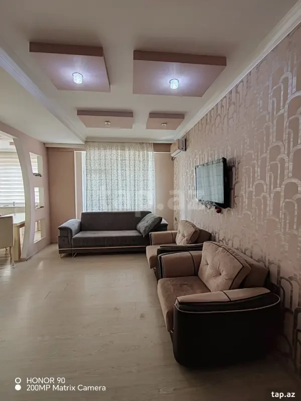 Kirayə verilir 2 otaqlı yeni tikili 70 m²