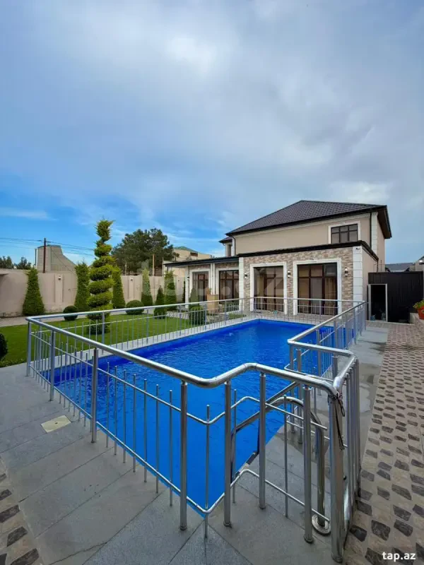 Satılır 7 otaqlı həyət evi 350 m²