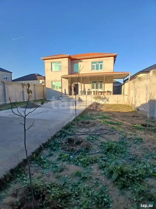 Satılır 6 otaqlı həyət evi 280 m²