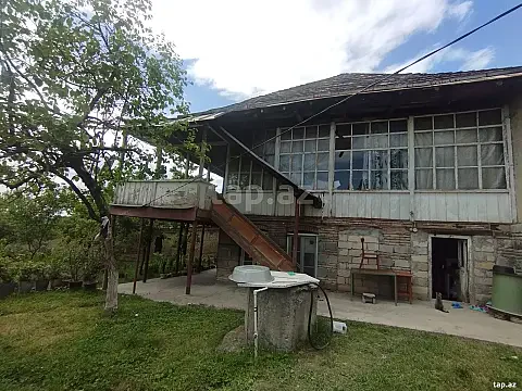Satılır 2 otaqlı həyət evi 70 m² — Şəki 2 otaq 70.00 m²