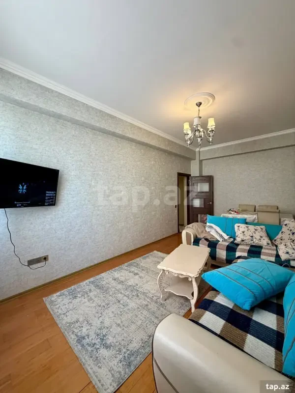 Kirayə verilir 2 otaqlı yeni tikili 70 m²