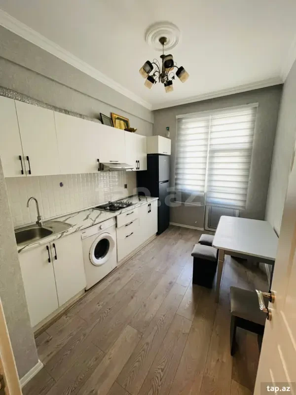 Kirayə verilir 2 otaqlı yeni tikili 70 m²
