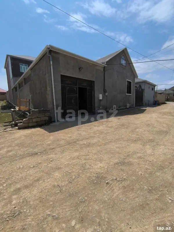 Satılır 4 otaqlı həyət evi 100 m²