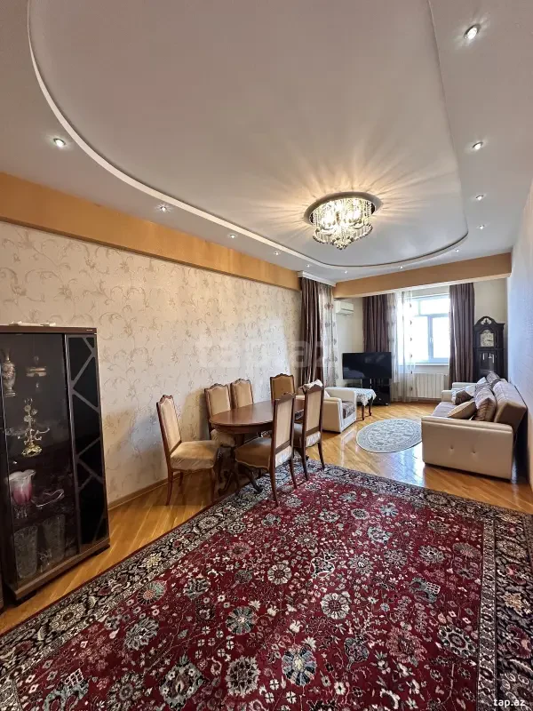 Satılır 4 otaqlı yeni tikili 155 m²