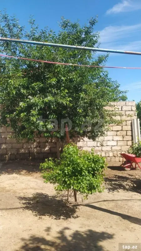 Satılır 6 otaqlı həyət evi 300 m²