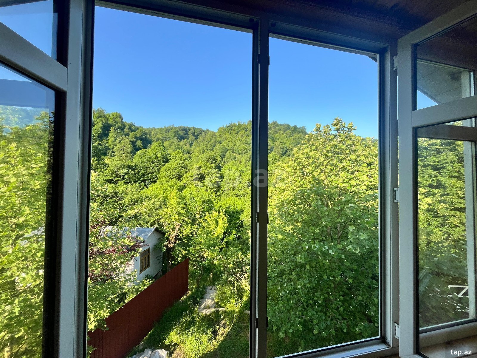 Kirayə verilir 6 otaqlı həyət evi 250 m²