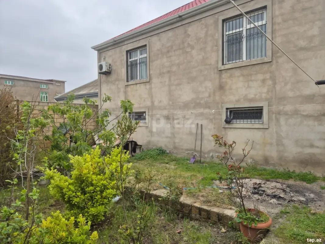 Satılır 5 otaqlı həyət evi 160 m²