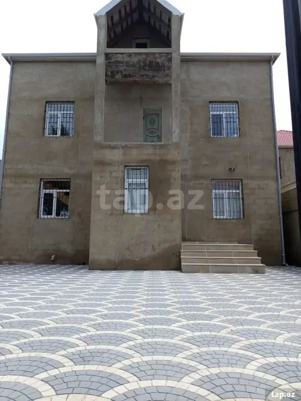 Satılır 6 otaqlı həyət evi 280 m²