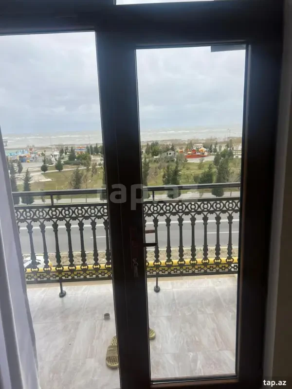 Kirayə verilir 2 otaqlı yeni tikili 65 m²