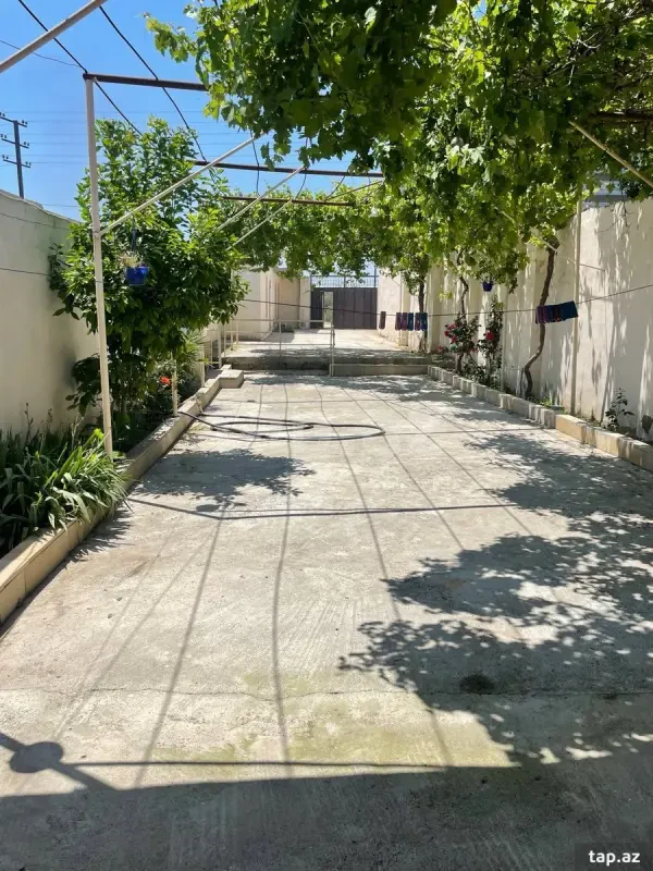 Satılır 4 otaqlı həyət evi 100 m²