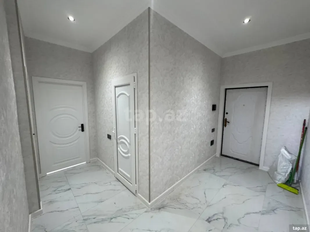 Satılır 3 otaqlı yeni tikili 83 m²