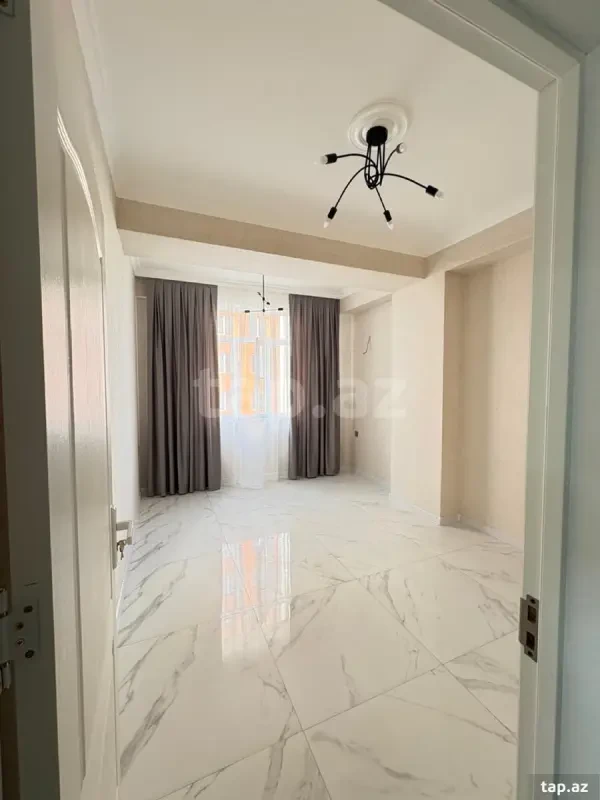 Satılır 3 otaqlı yeni tikili 70 m²