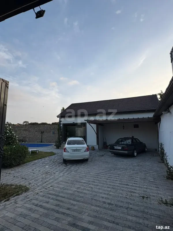 Kirayə verilir 4 otaqlı həyət evi 200 m²