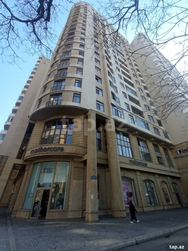 Satılır 4 otaqlı yeni tikili 221 m²