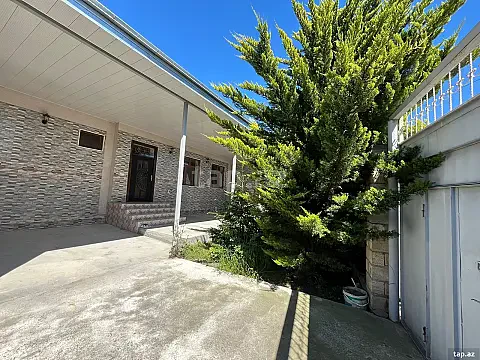 Satılır 3 otaqlı həyət evi 99 m² — Şəki 3 otaq 99.00 m²