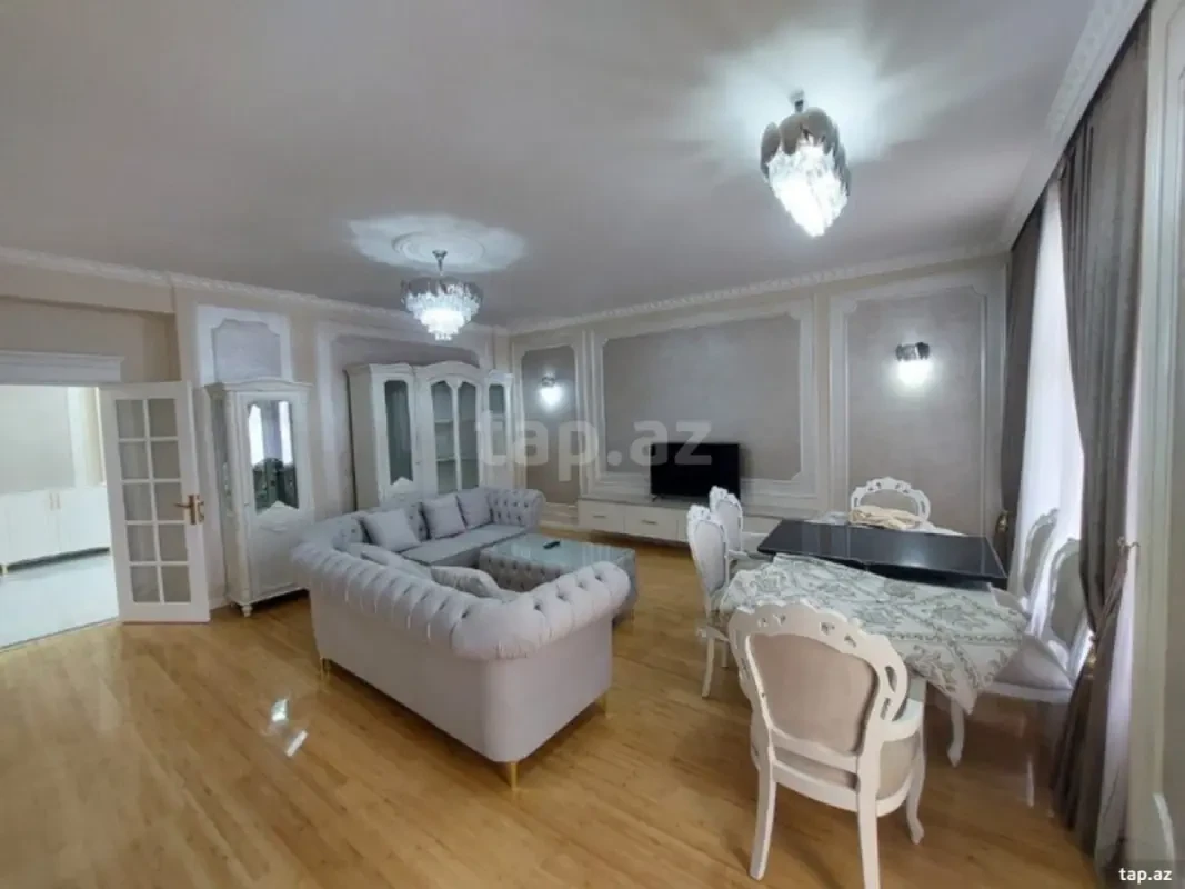 Satılır 4 otaqlı yeni tikili 215 m²