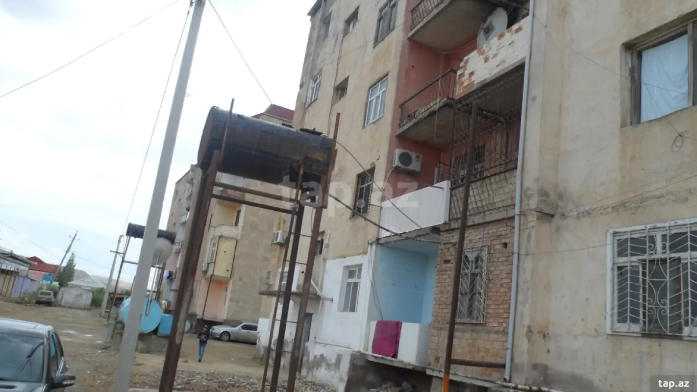 Satılır 4 otaqlı mənzil 80.9 m²