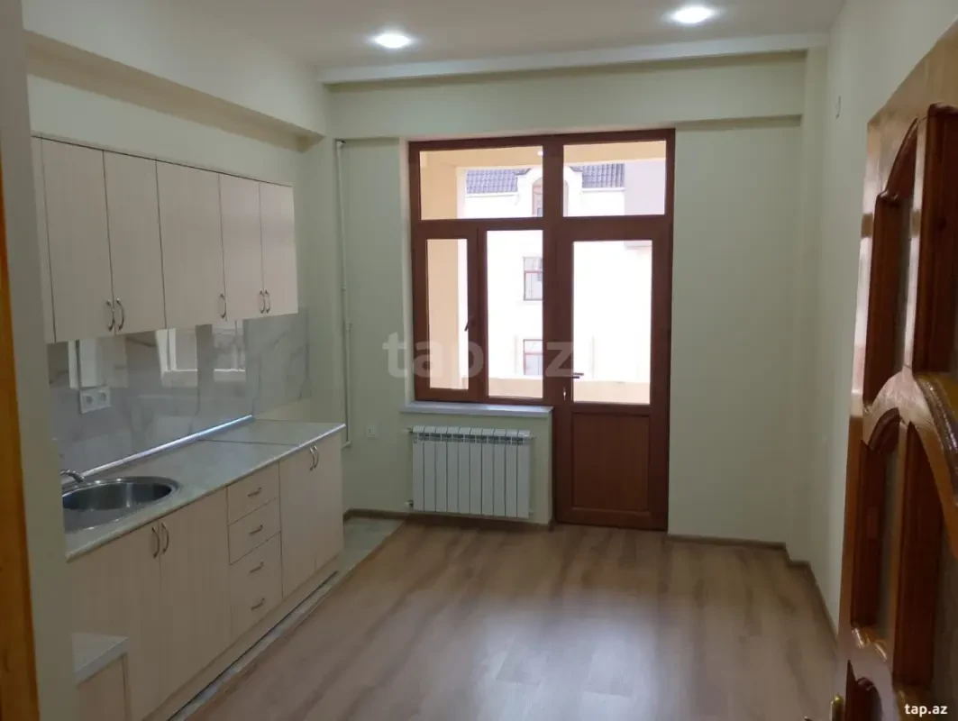 Kirayə verilir 3 otaqlı yeni tikili 90 m²