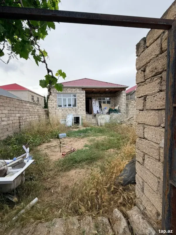 Satılır 3 otaqlı həyət evi 250 m²