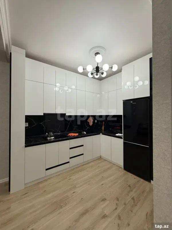 Kirayə verilir 2 otaqlı yeni tikili 72 m²