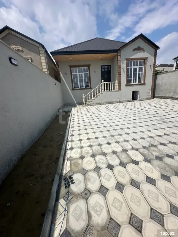 Satılır 4 otaqlı həyət evi 130 m²