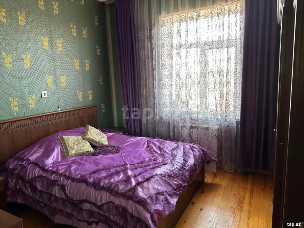 Satılır 7 otaqlı həyət evi 380 m²