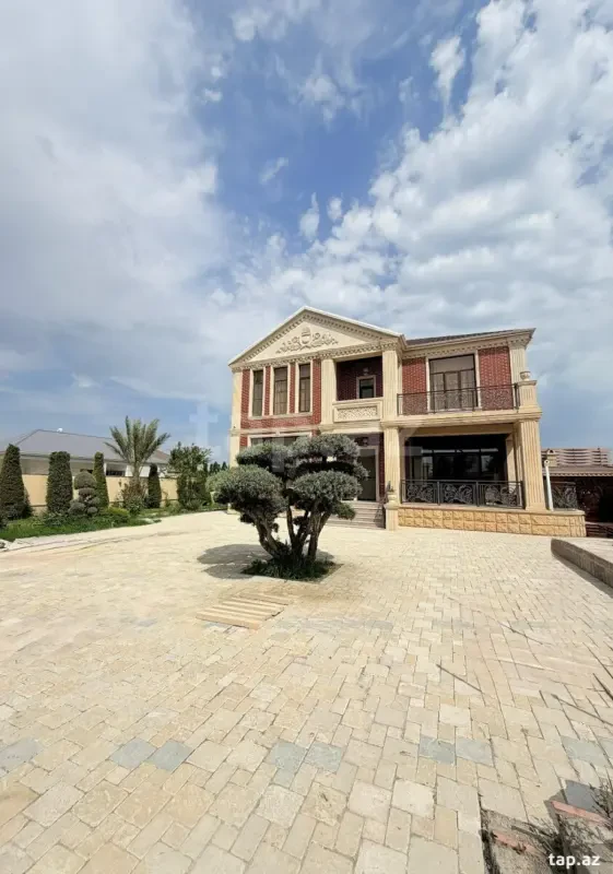 Satılır 5 otaqlı həyət evi 250 m²