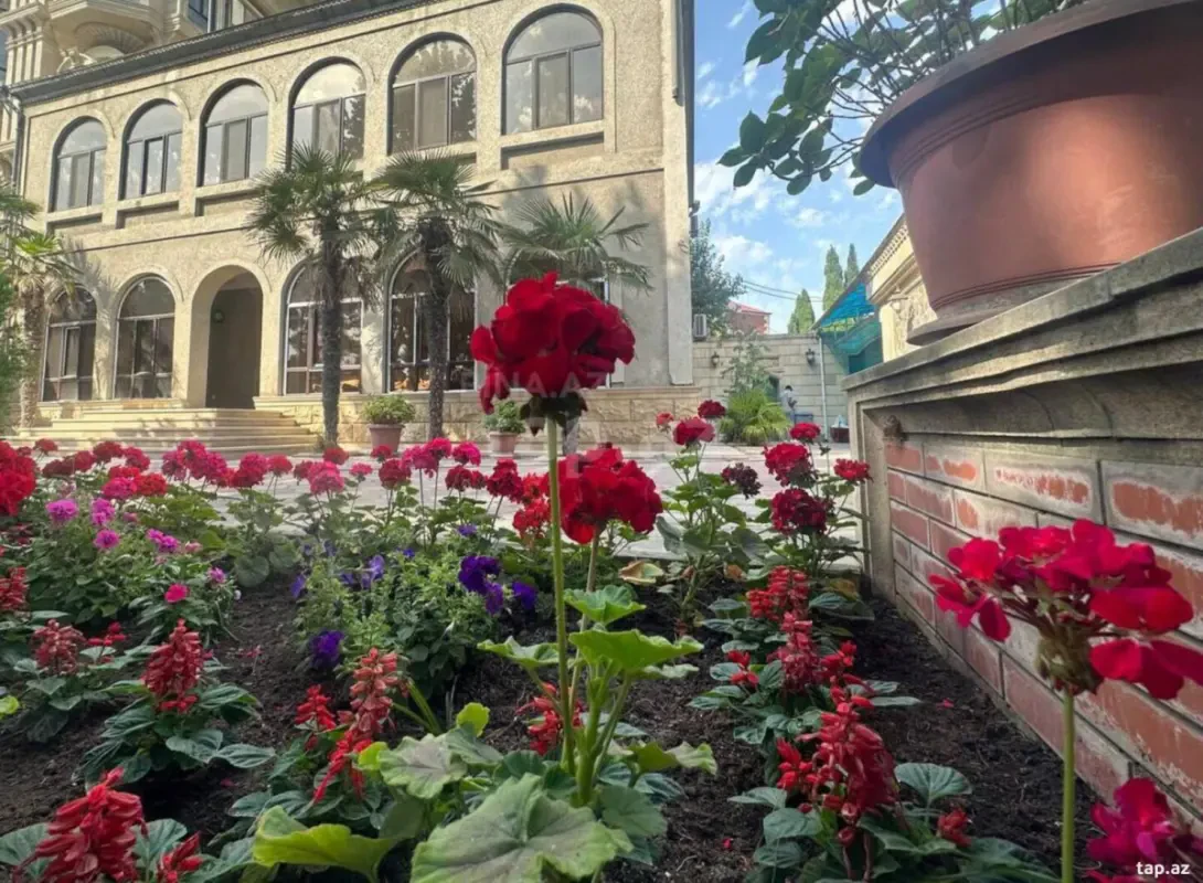 Satılır 7 otaqlı həyət evi 450 m²