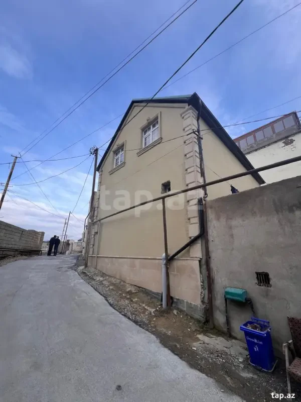 Satılır 3 otaqlı həyət evi 100 m²