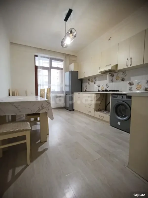 Kirayə verilir 2 otaqlı yeni tikili 94 m²