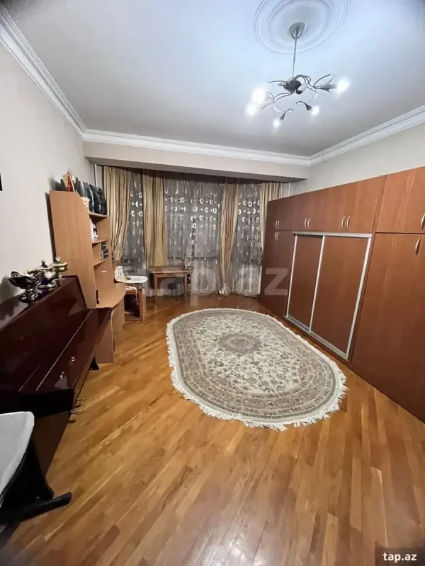 Satılır 4 otaqlı yeni tikili 191.3 m²
