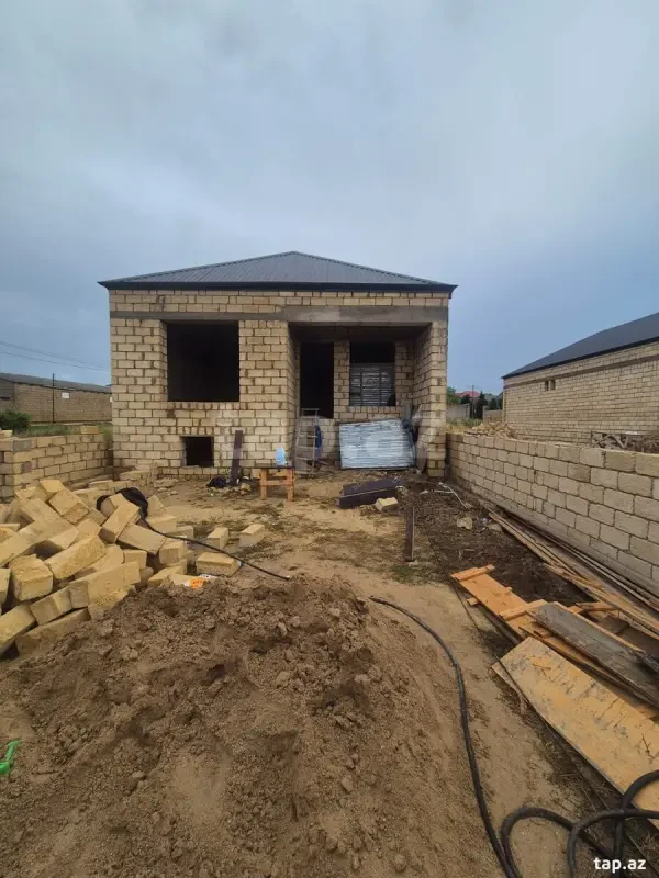 Satılır 4 otaqlı həyət evi 120 m²