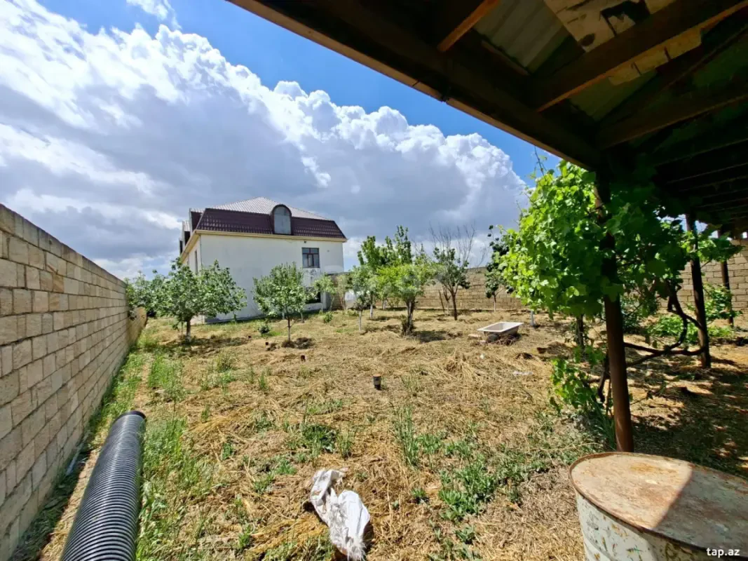 Satılır 7 otaqlı həyət evi 600 m²