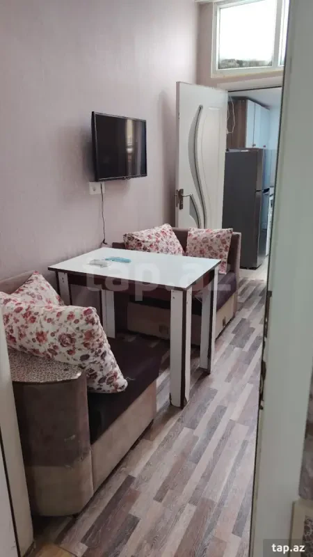 Kirayə verilir 2 otaqlı mənzil 50 m²