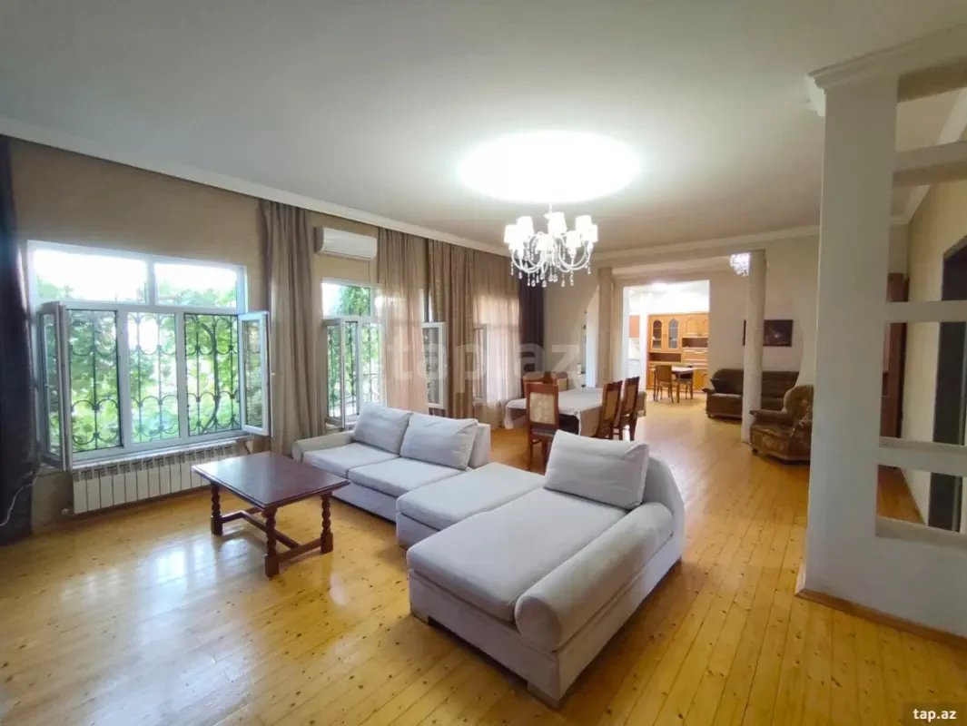 Kirayə verilir 4 otaqlı mənzil 130 m²