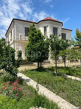 Satılır 7 otaqlı həyət evi 300 m² — Bakı 7 otaq 300.00 m²