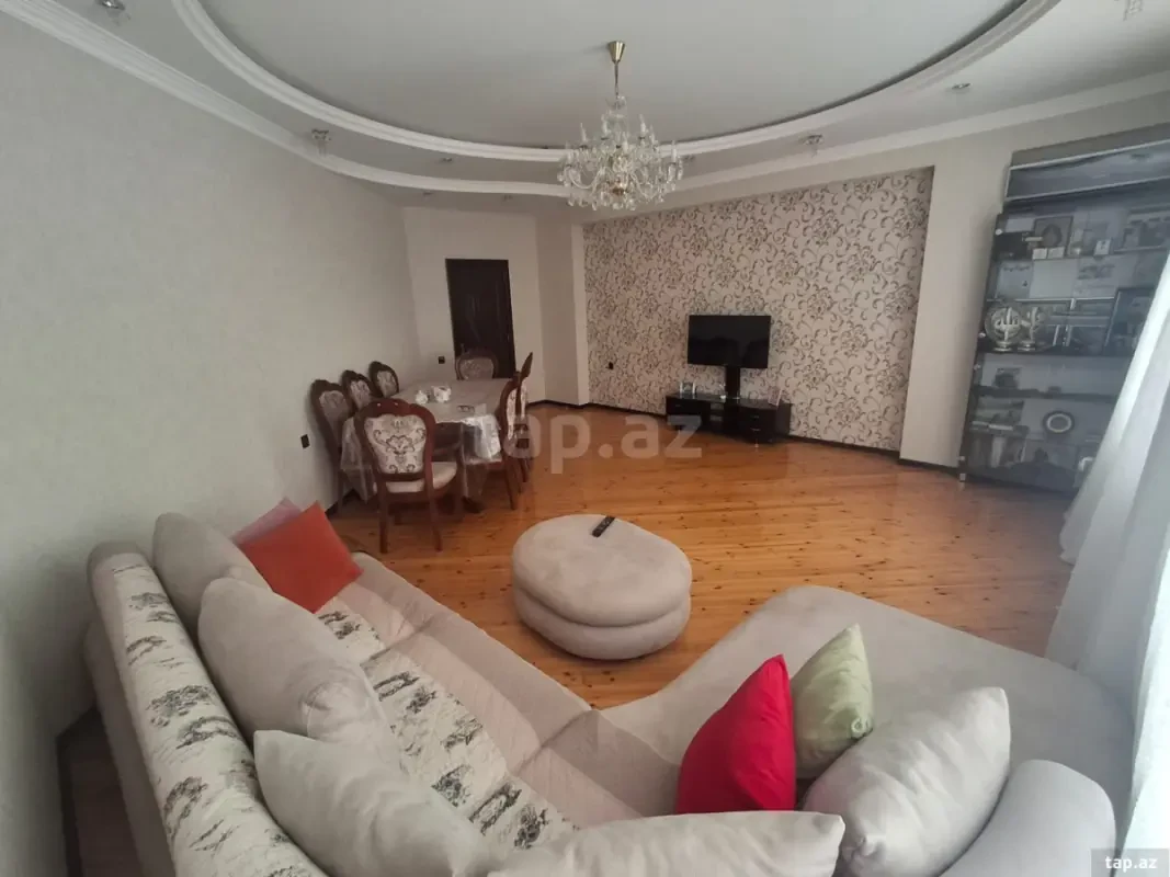 Satılır 3 otaqlı yeni tikili 132 m²