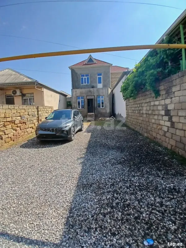 Satılır 5 otaqlı həyət evi 260 m²