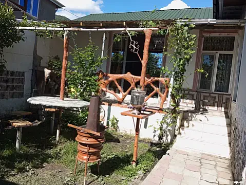 Kirayə verilir 2 otaqlı həyət evi 80 m² — Qax 2 otaq 80.00 m²