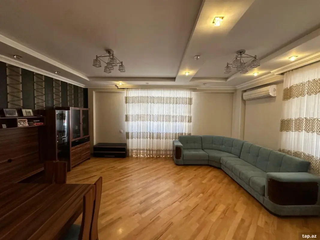 Kirayə verilir 3 otaqlı mənzil 135 m²