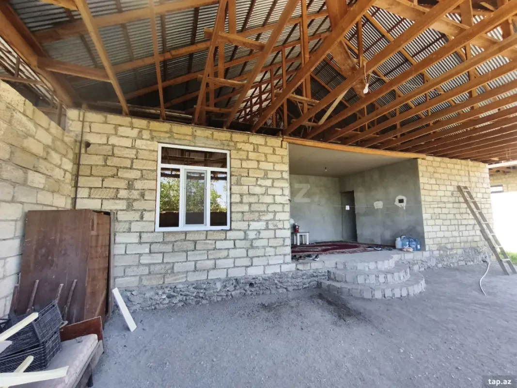 Satılır 4 otaqlı həyət evi 115 m²