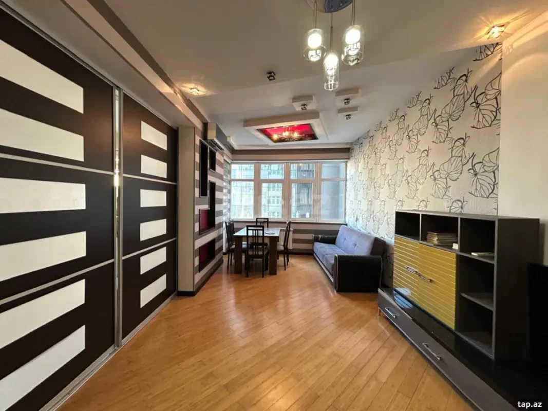 Satılır 3 otaqlı yeni tikili 95 m²