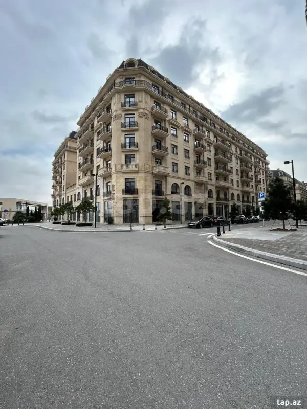 Satılır 4 otaqlı yeni tikili 153 m²
